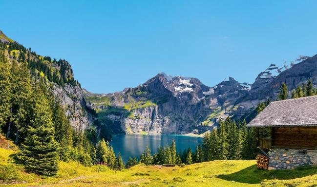 What are the climate characteristics of Switzerland?